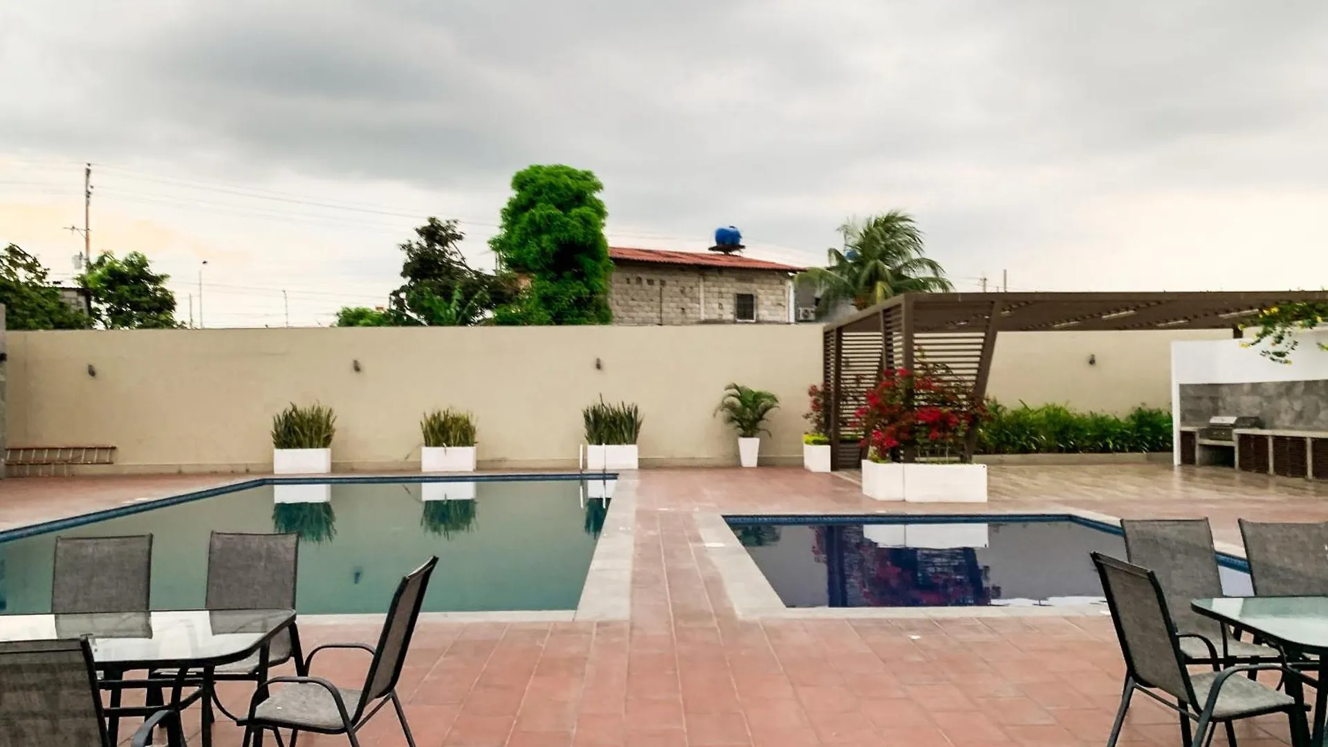 Villa Luxury 3 Habitaciones, Jacuzzi Y Barbecue Guayaquil