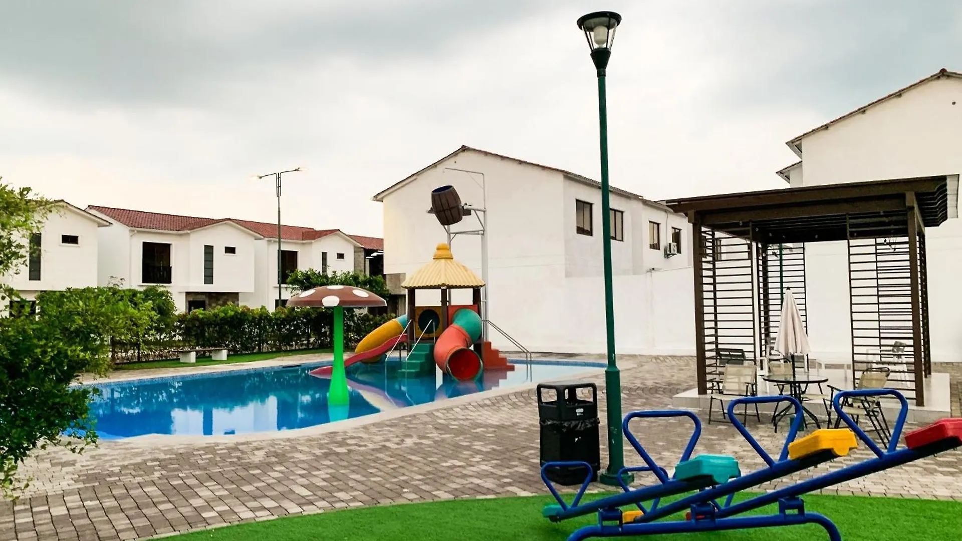 Villa Luxury 3 Habitaciones, Jacuzzi Y Barbecue Guayaquil Ecuador