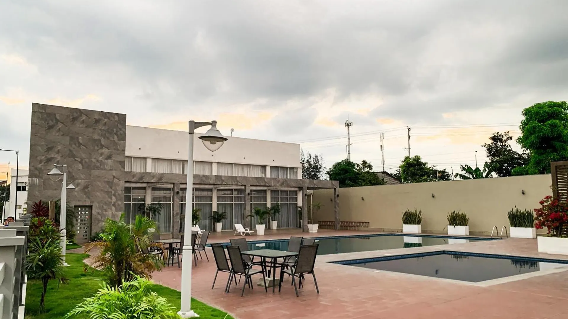 Villa Luxury 3 Habitaciones, Jacuzzi Y Barbecue Guayaquil