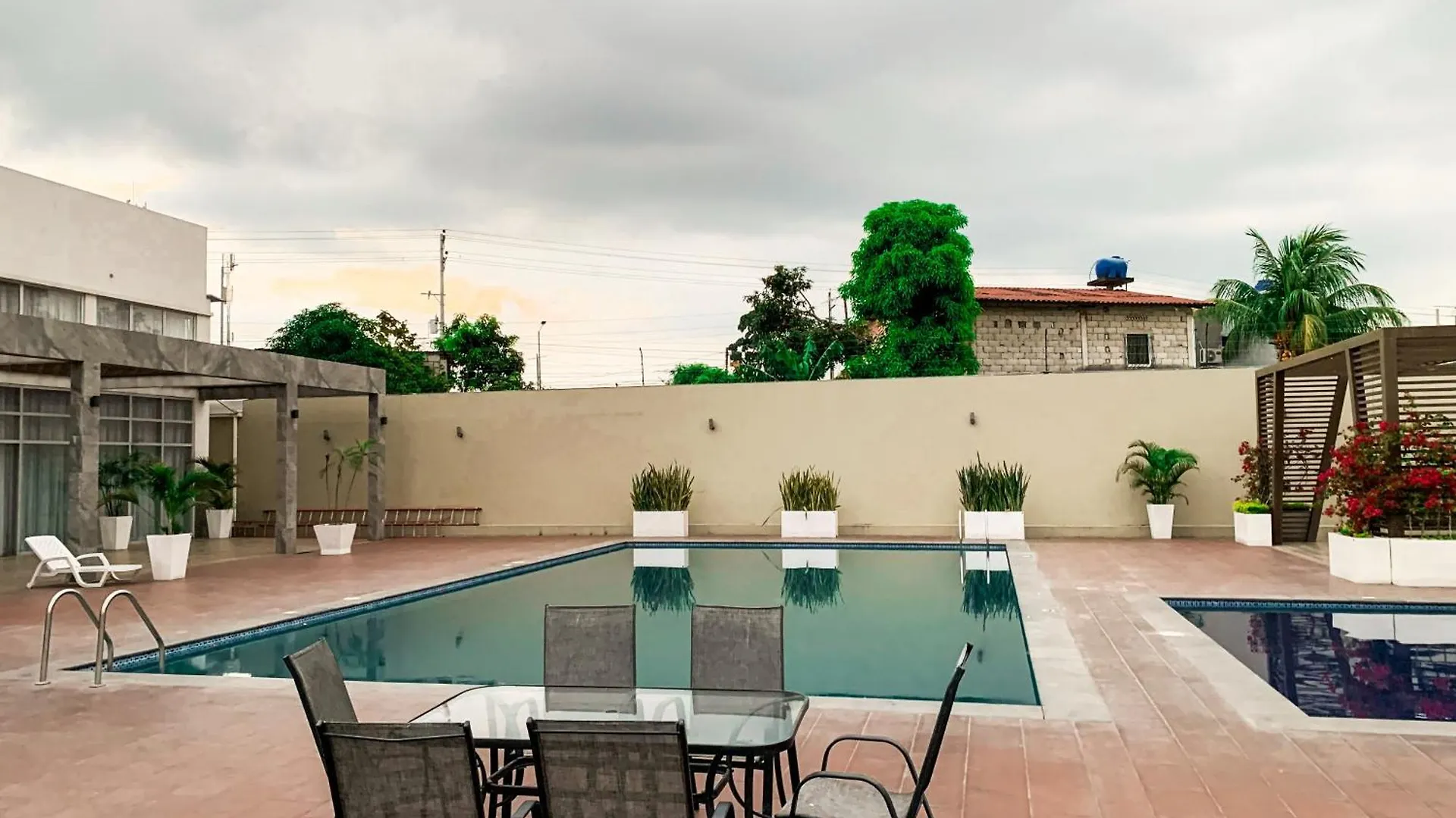 Villa Luxury 3 Habitaciones, Jacuzzi Y Barbecue Guayaquil