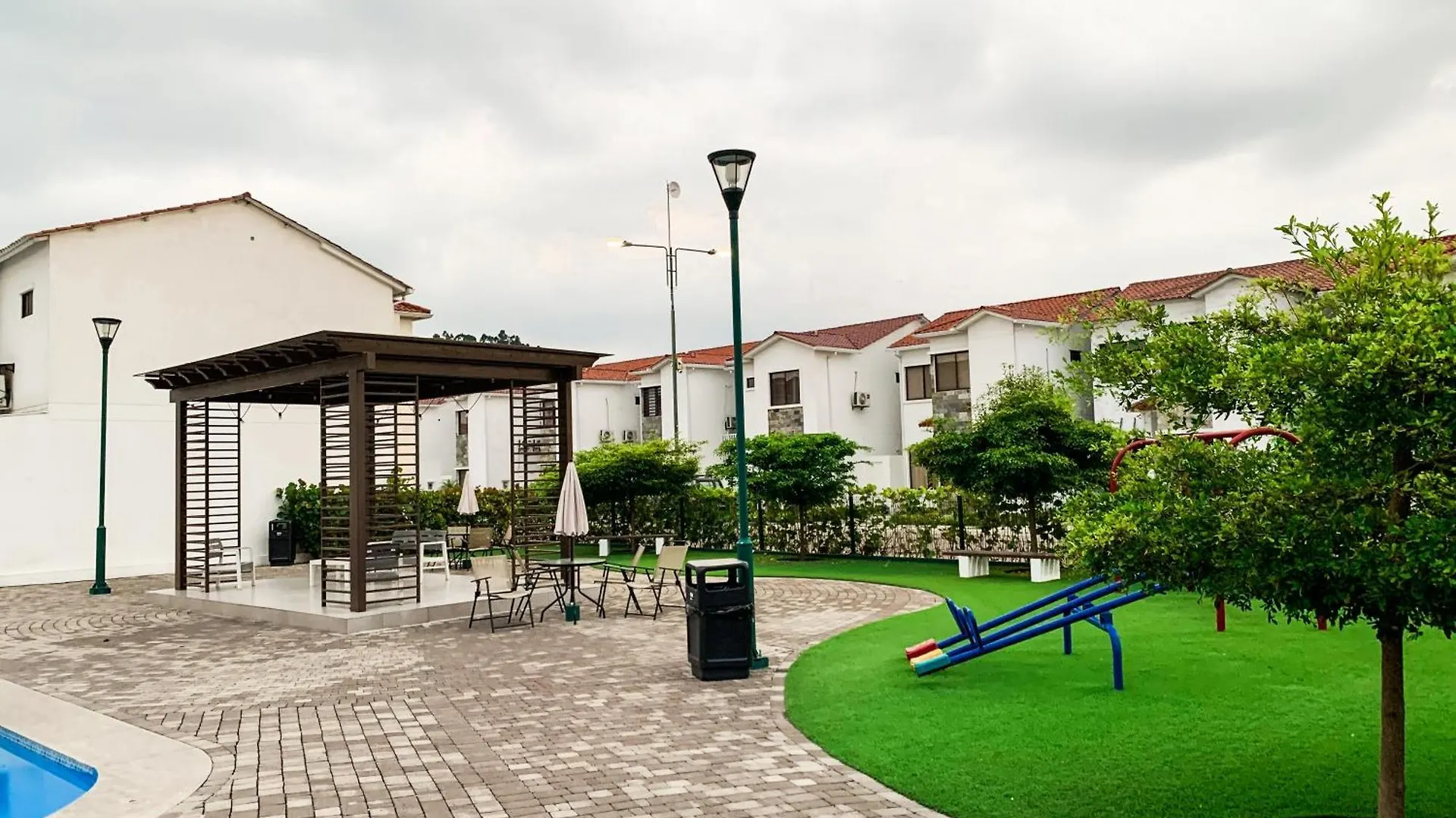Villa Luxury 3 Habitaciones, Jacuzzi Y Barbecue Guayaquil
